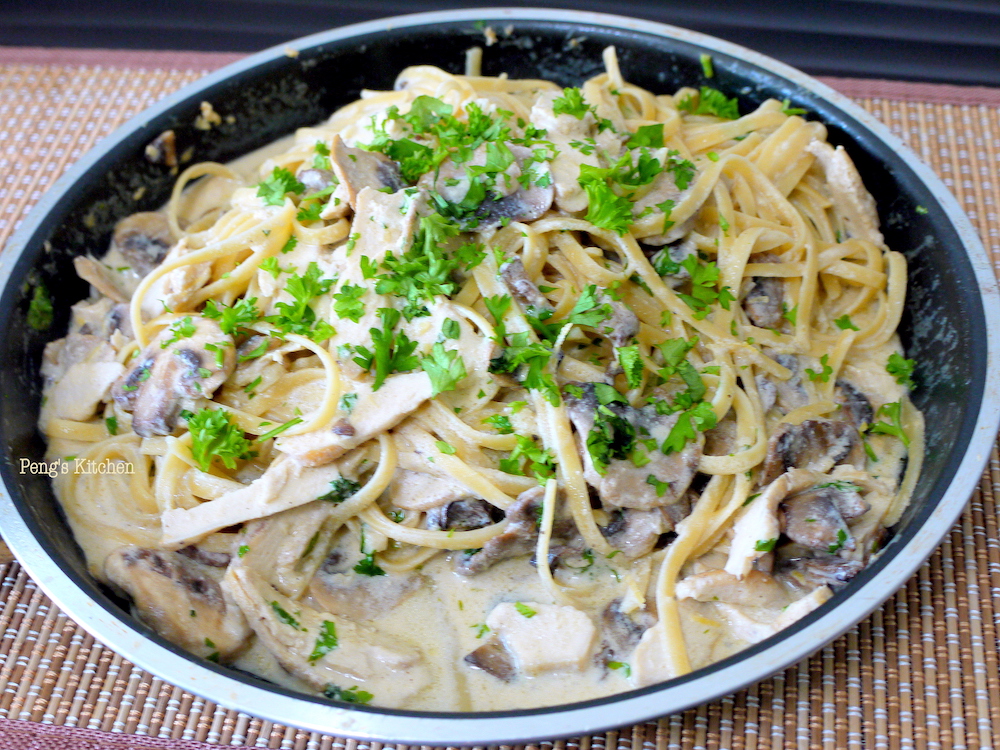 Peng's Kitchen Chicken & Mushroom Pasta with Creamy Lemon Sauce