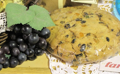 ITALIAN:  LIGURIA: Pandolce Genovese ? Genoese Sweet Christmas Bread