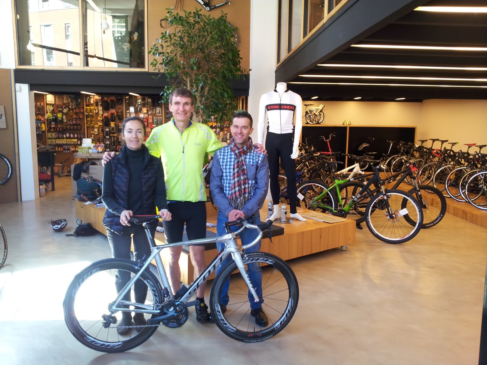 our customer at Veloce's affiliated rental point in San Sebastian