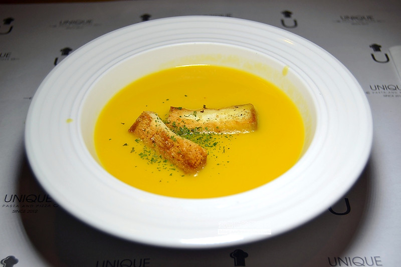 UNIQUE PASTA 維一義大利餐廳 - 工法扎實的義大利麵和甜點，用料不手軟創意組合食材鮮味@台北市松山區[小巨蛋站]