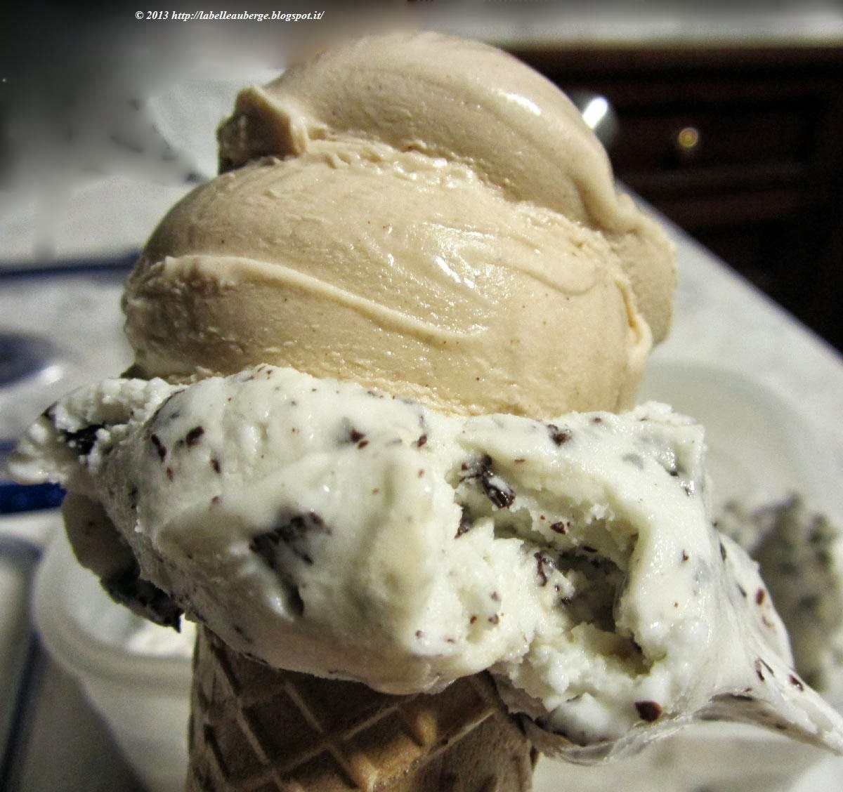 La Belle Auberge Un'unica base per due gelati (gelato alla nocciola e