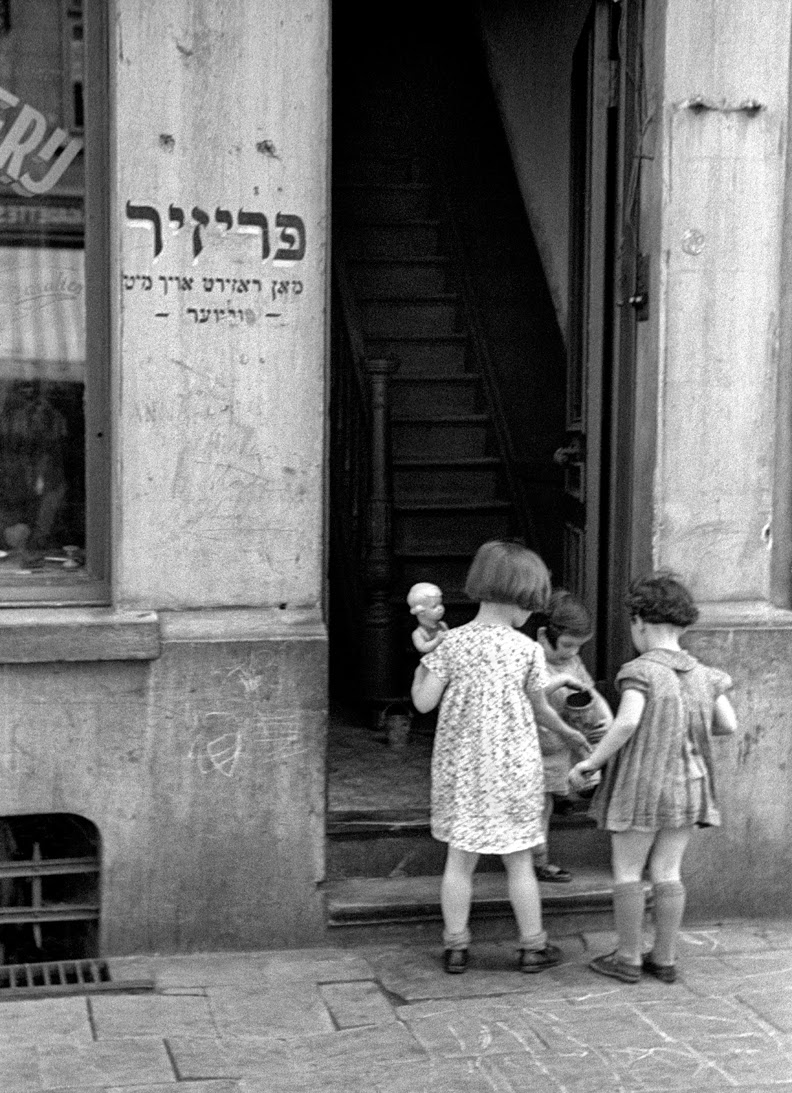 50 Amazing Black and White Photographs of Paris in the 1930s ~ Vintage