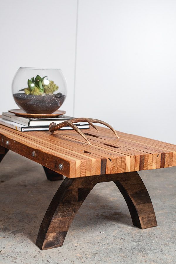 mesa de sobra de madeiras