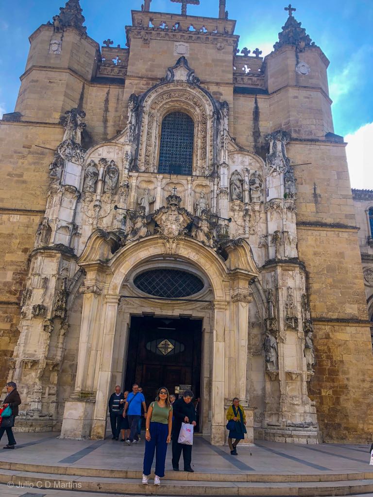 Passeio em Coimbra, visita na vinícola Sandeman e passeio de barco em Porto, Portugal Passeio em Coimbra, visita na vinícola Sandeman e passeio de barco em Porto, Portugal