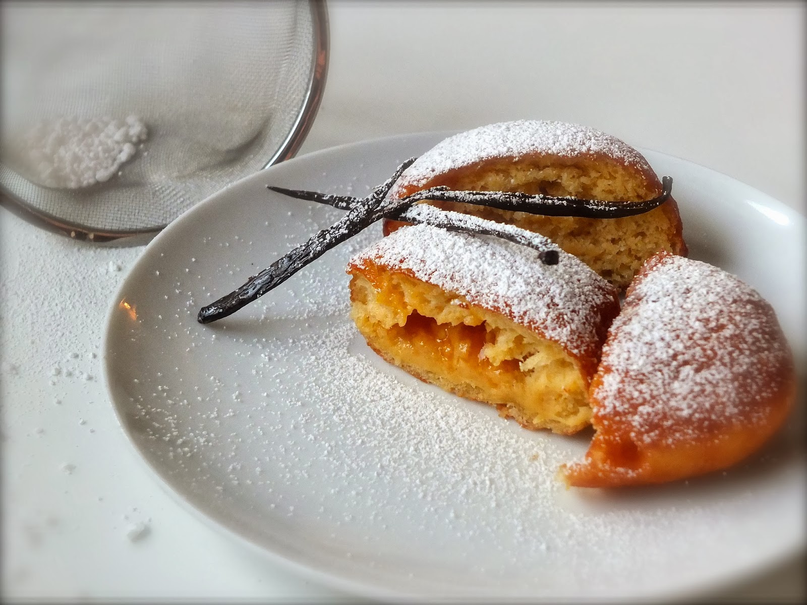 GaumenSPIEL | Rezepte: Wiener Faschingskrapfen nach Sacher-Art