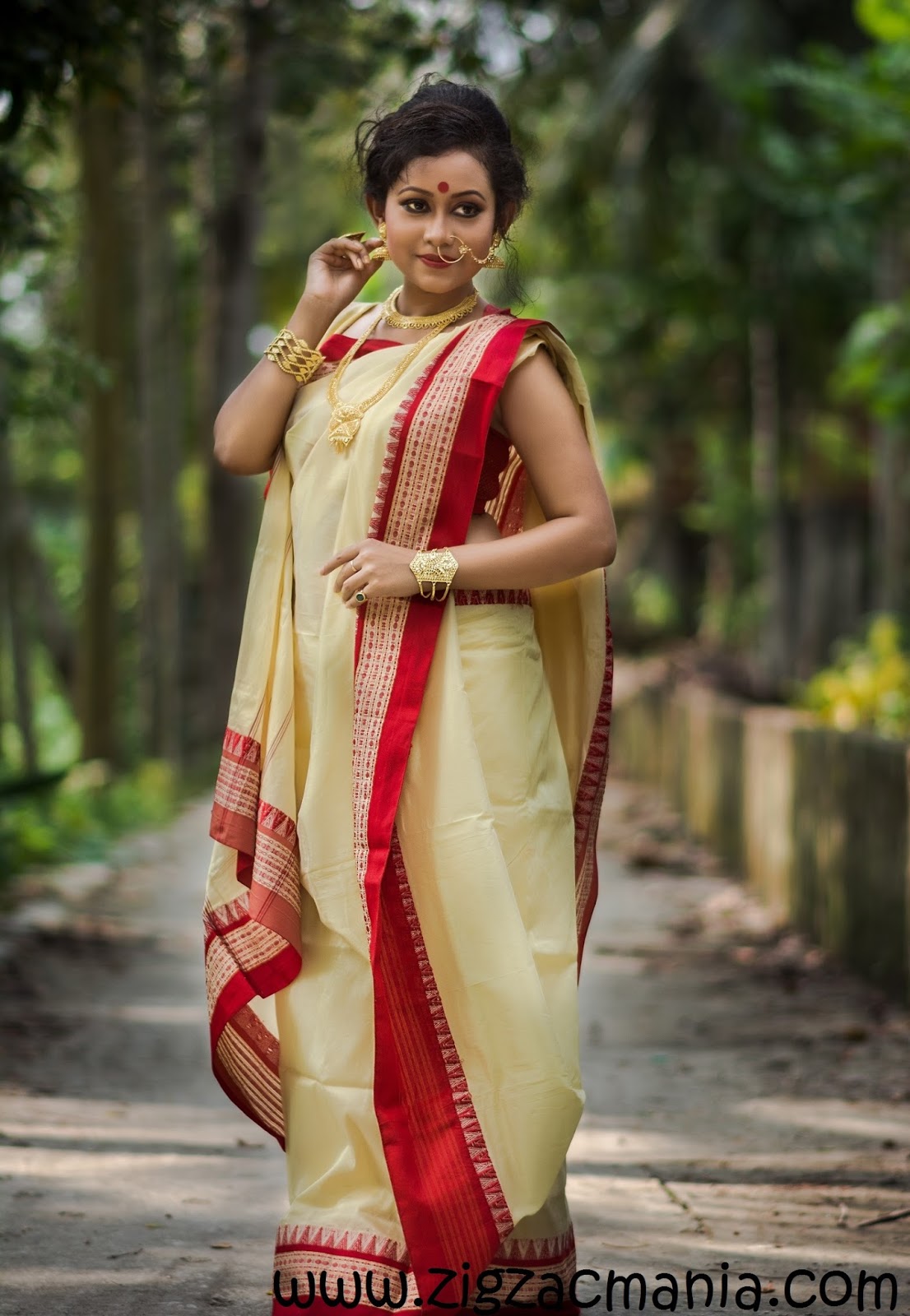 How to drape a Sari In Bengali Style - Zig Zac Mania