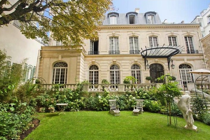 Passion For Luxury : Luxurious Townhouse for Sale in Paris