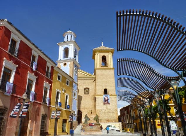 Mula, Iglesia de San Miguel y Torre del Reloj. Mula, Iglesia de San Miguel y Torre del Reloj.