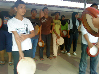 the kompang club of smk tambun