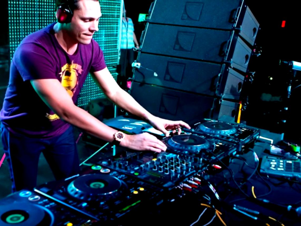Tiesto In Action Hd  Best Wallpaper HD
