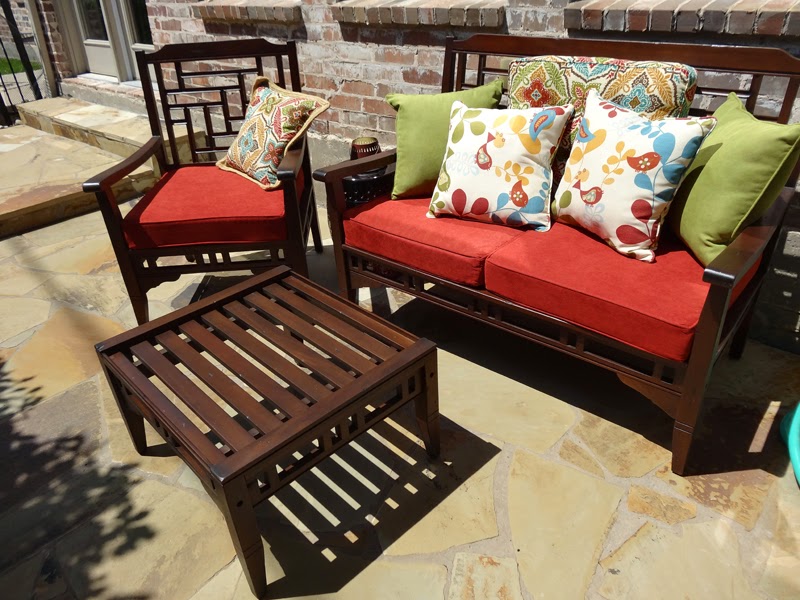 My Cozy Castle Use Patio Furniture to Create an Outdoor Living Room