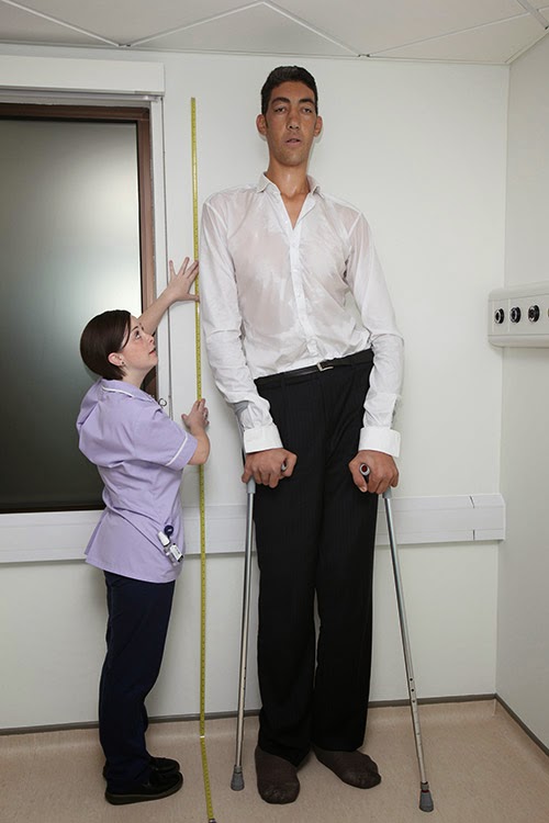 World Amazing Stuff Tallest Man In The World nice-day-for-a-height-wedding-world-s-tallest-man-finds-love-with
