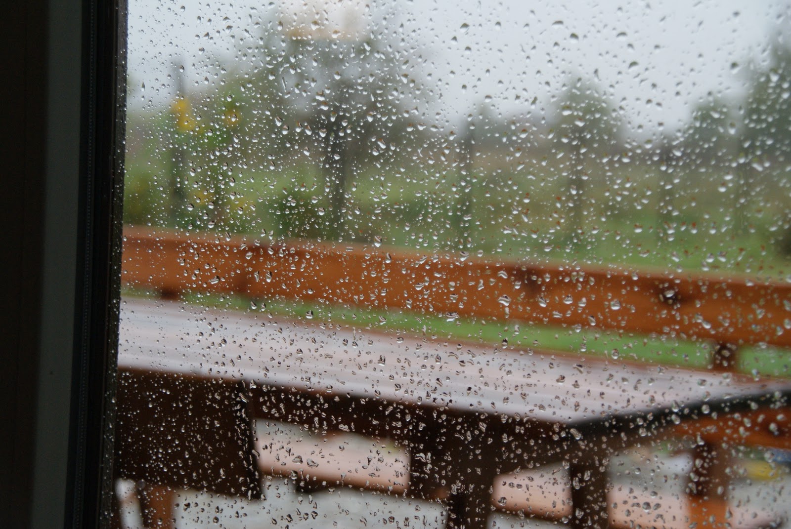 Zapach lawendy...: Pada deszcz? To nic...