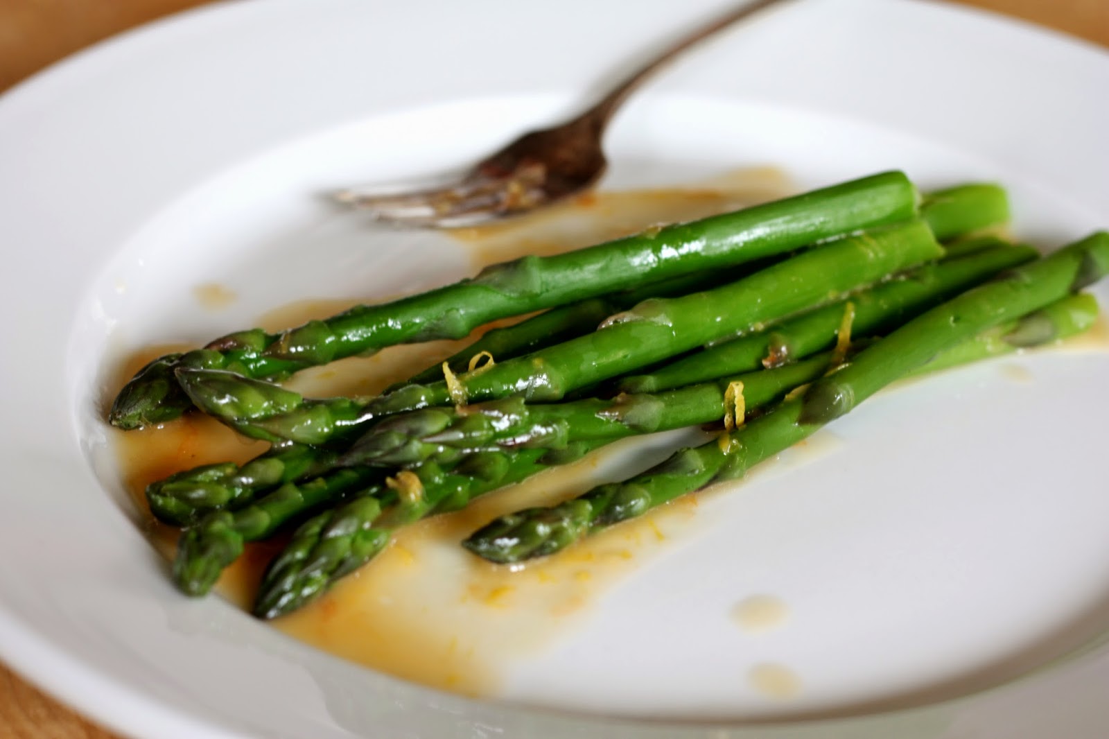 ben and birdy Asparagus with PinkGrapefruit Sauce