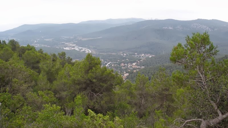 Franclips: BEGUES. TURÓ DEL MONTAU. LA MAÇANA. Ruta de Senderisme.