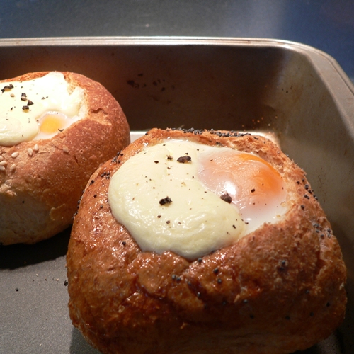 W o k a r e l l a Coddled Egg in Bread Roll