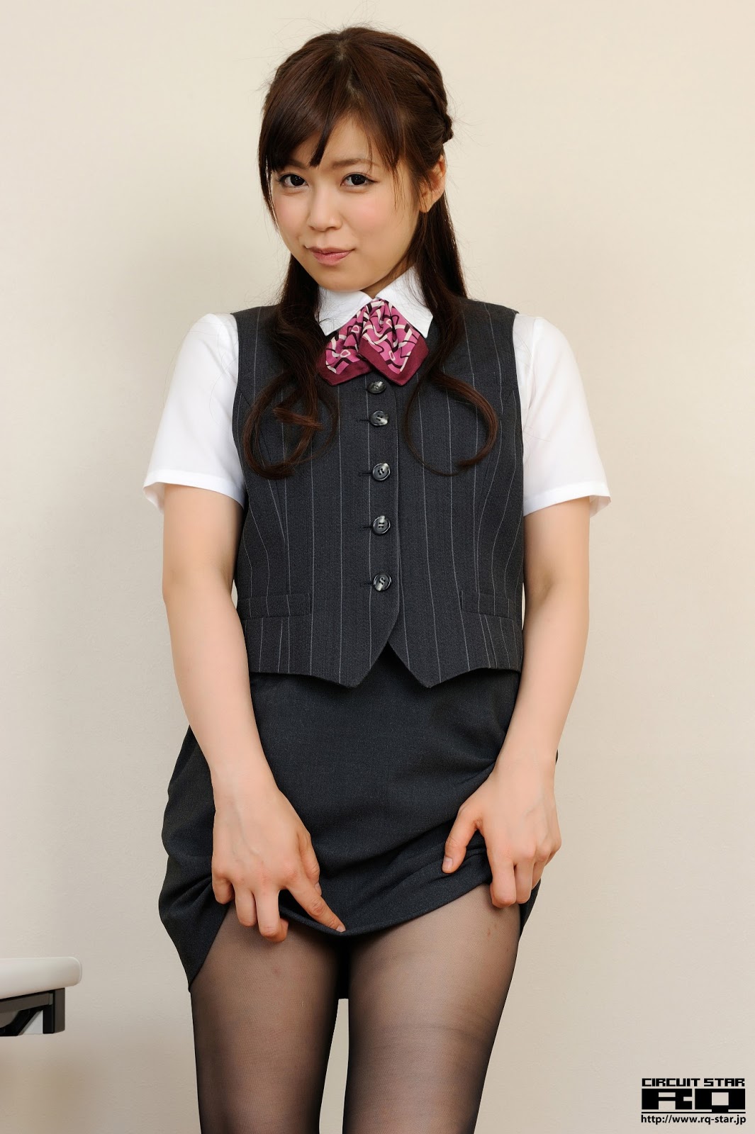 Yuri Shibuya Japanese Sexy Race Queen Sexy Secretary Uniform And Black Socking Part 3 Photo
