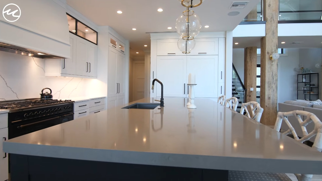 34 Interior Design Photos vs. Sanibel Island, FL Luxury Beachfront Mansion Tour