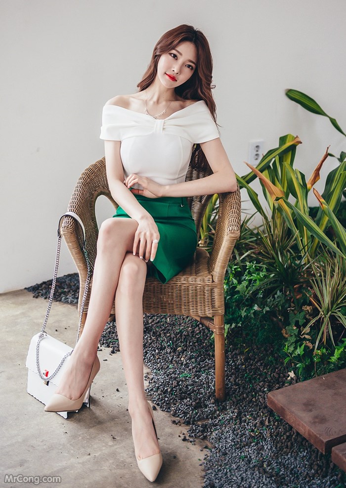 Beautiful Park Jung Yoon in the April 2017 fashion photo album (629 photos) photo 15-1