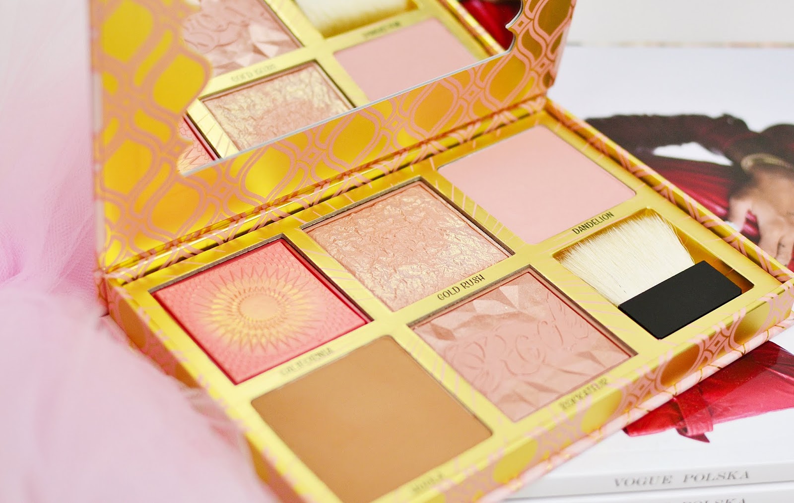 BENEFIT BLUSH BAR + DRAPING