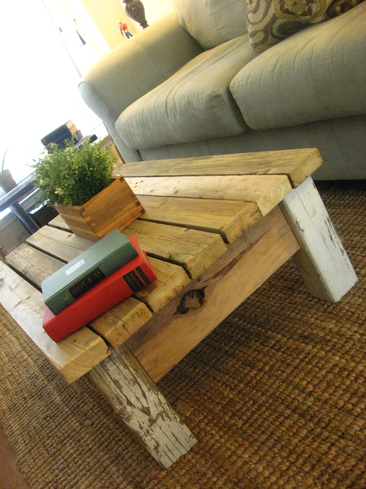 Things I Build or Repurpose thick wood rustic coffee table from free wood
