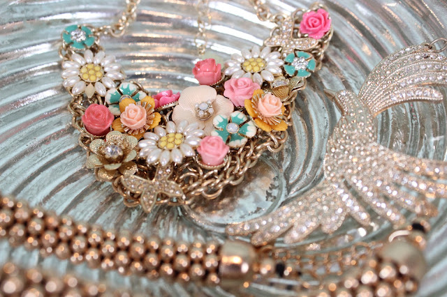 Statement Necklaces | Sprinkle of Glitter