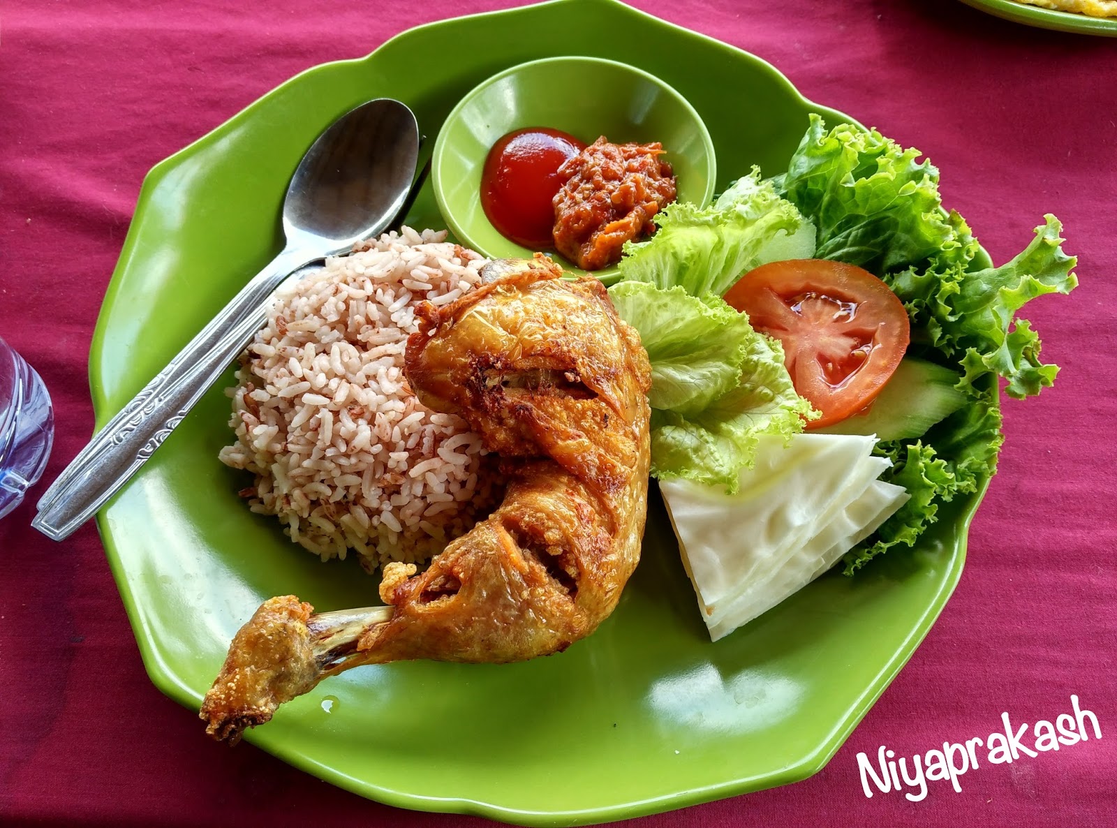 Niya's World: Nasi Goreng & Ayam Goreng @ Jatiluwih Rice Terrace, Bali