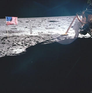 Foto Original De Bandera Americana En La Luna