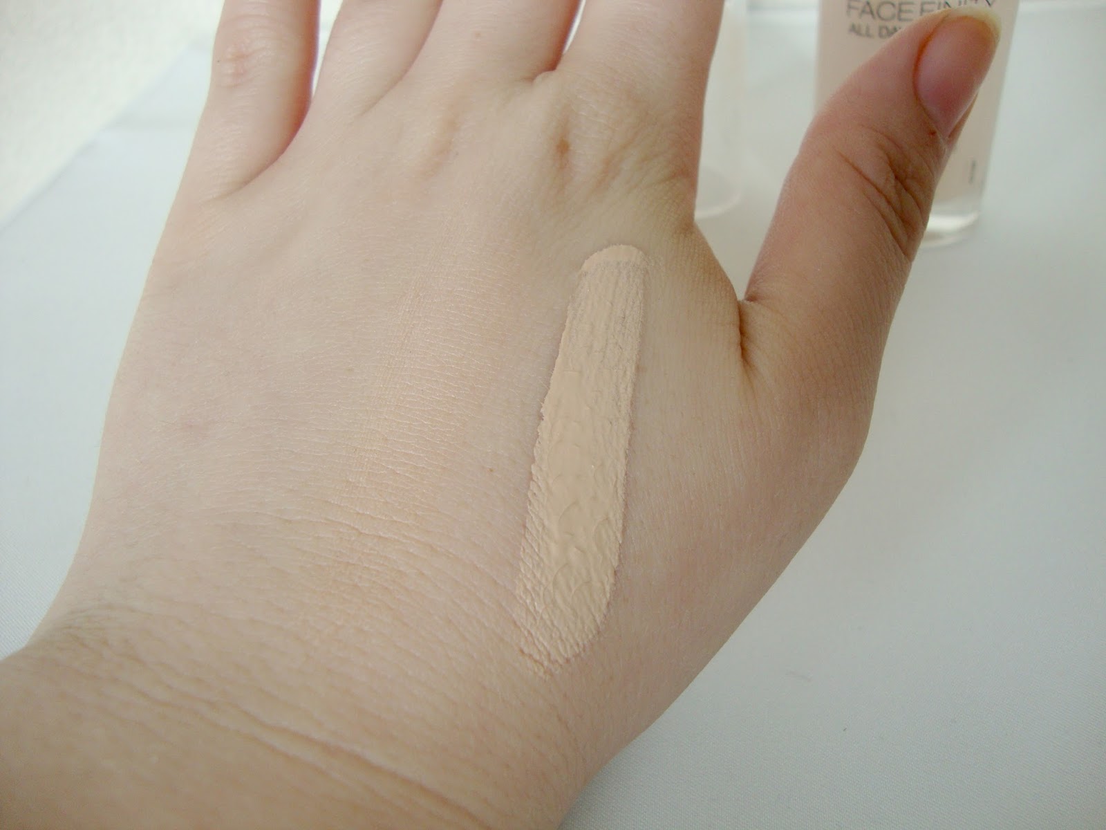 Flawless Day Foundation Maxfactor Alice All Anne | Facefinity