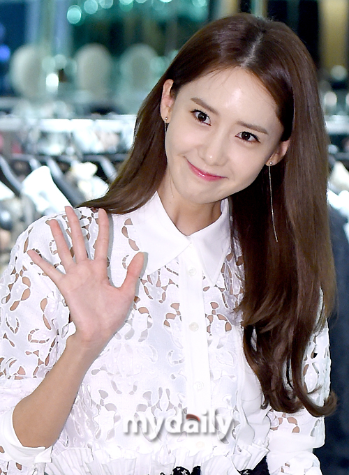 SNSD's YoonA graced the opening event of N°21 - Wonderful Generation