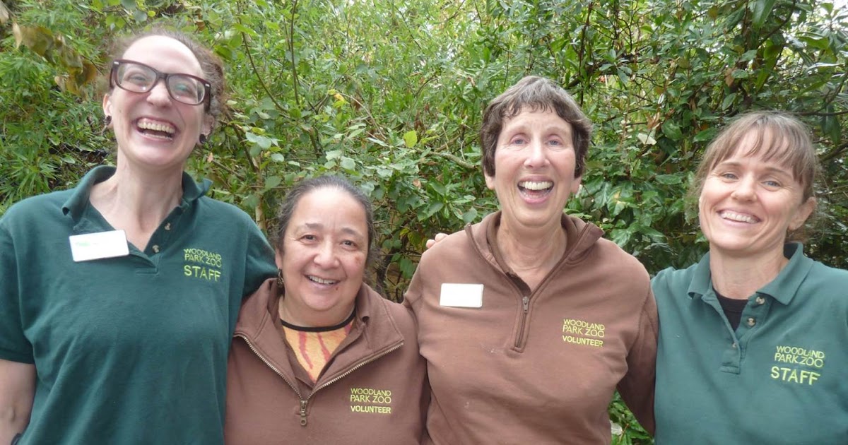 High five, zoo volunteers!