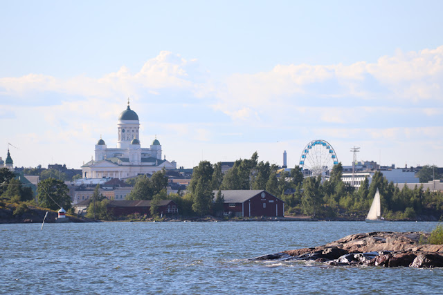 Purjeveneellä Vallisaareen 28 Purjeveneellä Vallisaareen 27