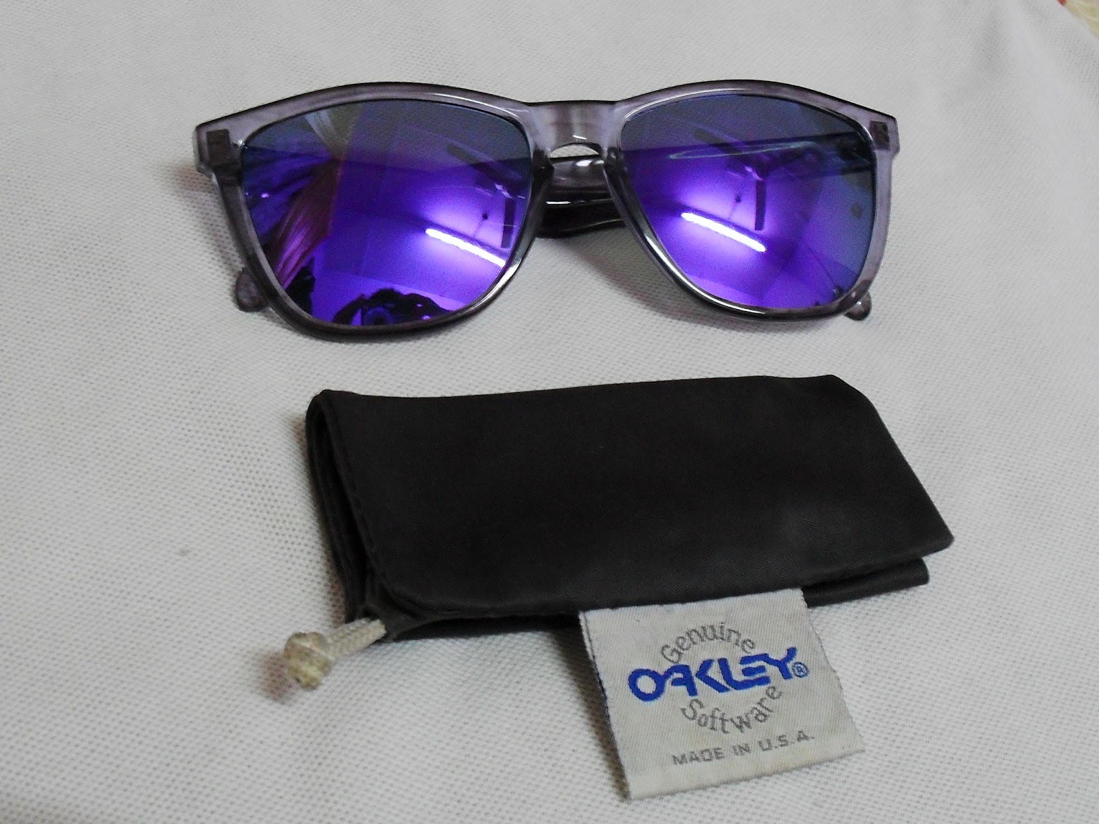 Malaya Retro : ~ SOLD OUT ~ RARE..VINTAGE OAKLEY FROGSKINS 1ST  GENERATION ~MODEL TAHUN 1980AN