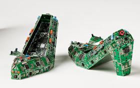 01-Shoes-Steven-Rodrig-Upcycle-PCB-Sculptures-from-used-Electronics-www-designstack-co