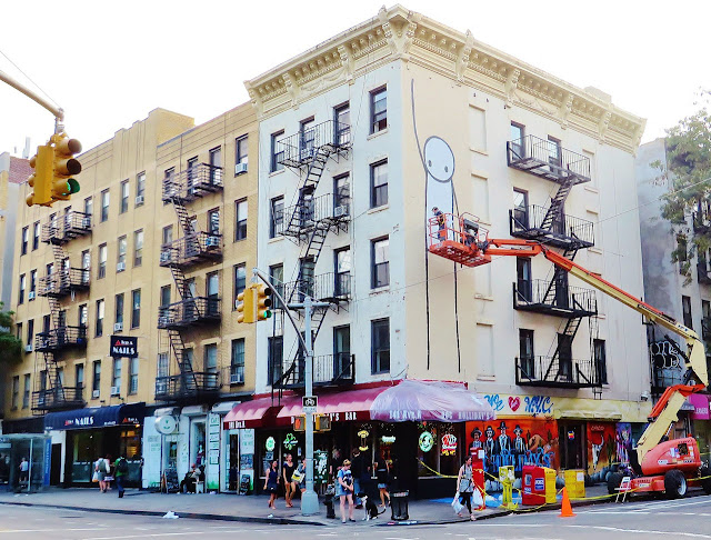 Street Art By British Artist Stik In New York City, USA. 3