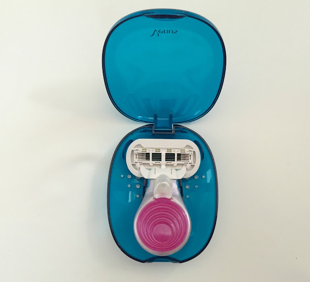 Gillette Venus Snap Embrace portable razor 