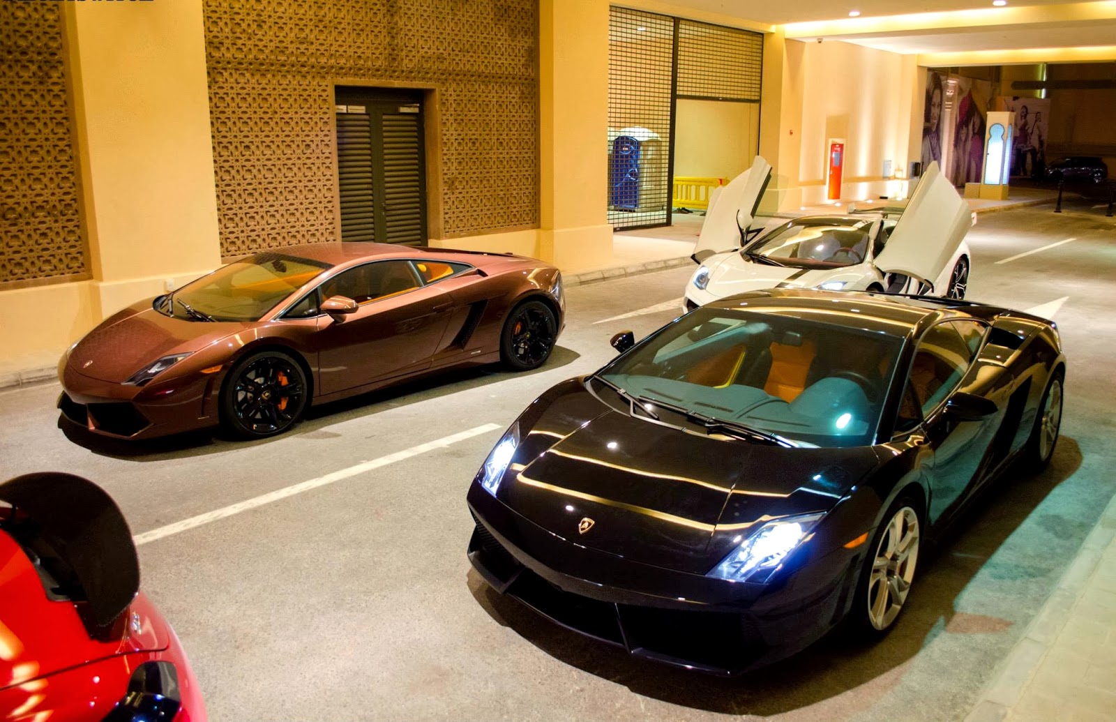 Dubai SuperCars 2013 | SUPERCARS SHOW