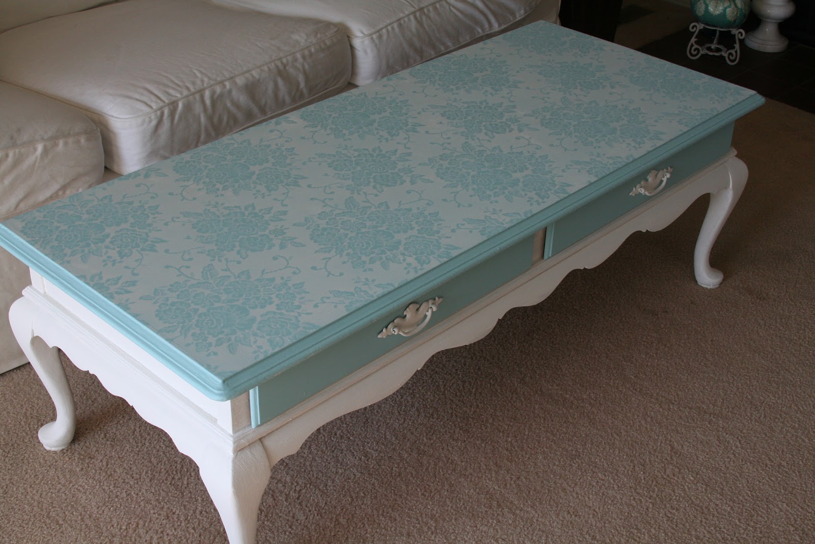 For the love of white Chalk Paint Coffee Table Project
