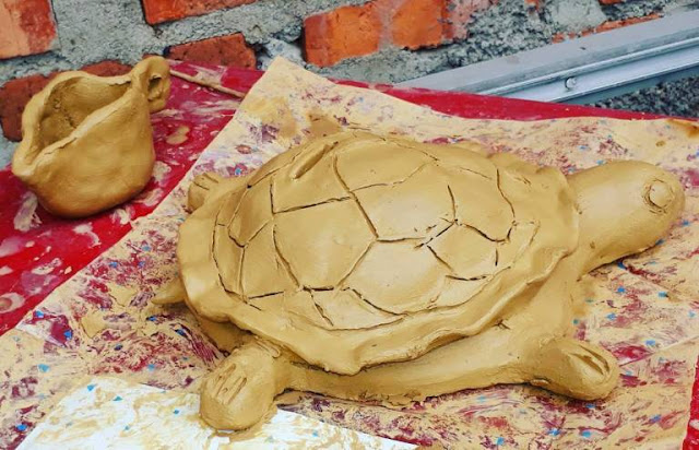 9 Contoh Kerajinan dari Tanah Liat dan Cara Membuatnya 9 Contoh Kerajinan dari Tanah Liat dan Cara Membuatnya