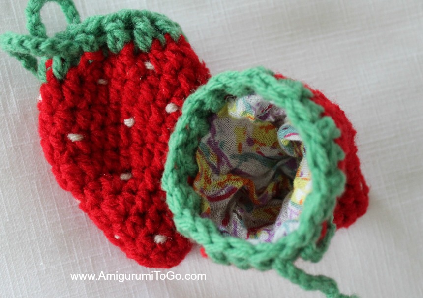 Crochet PDF Strawberry Bag pattern with flowers