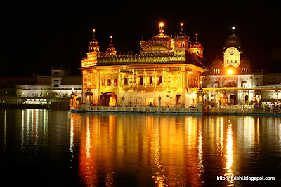 This is me...: Golden temple, Amritsar, at night...