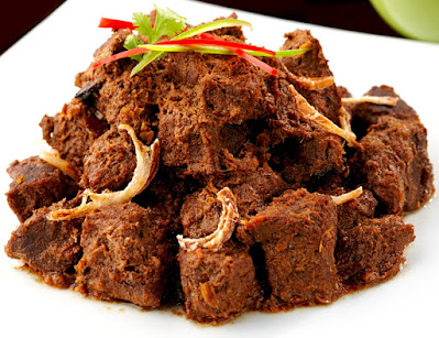 nikmatnya rendang khas padang