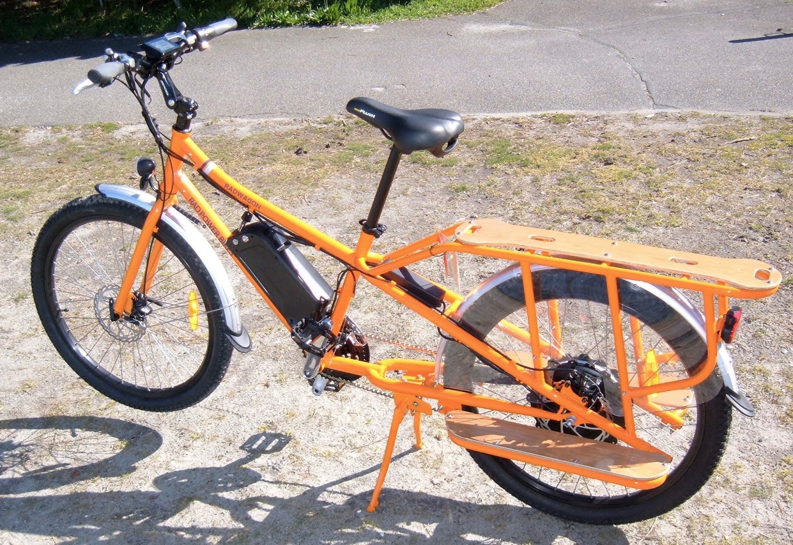 2017 radwagon electric cargo bike