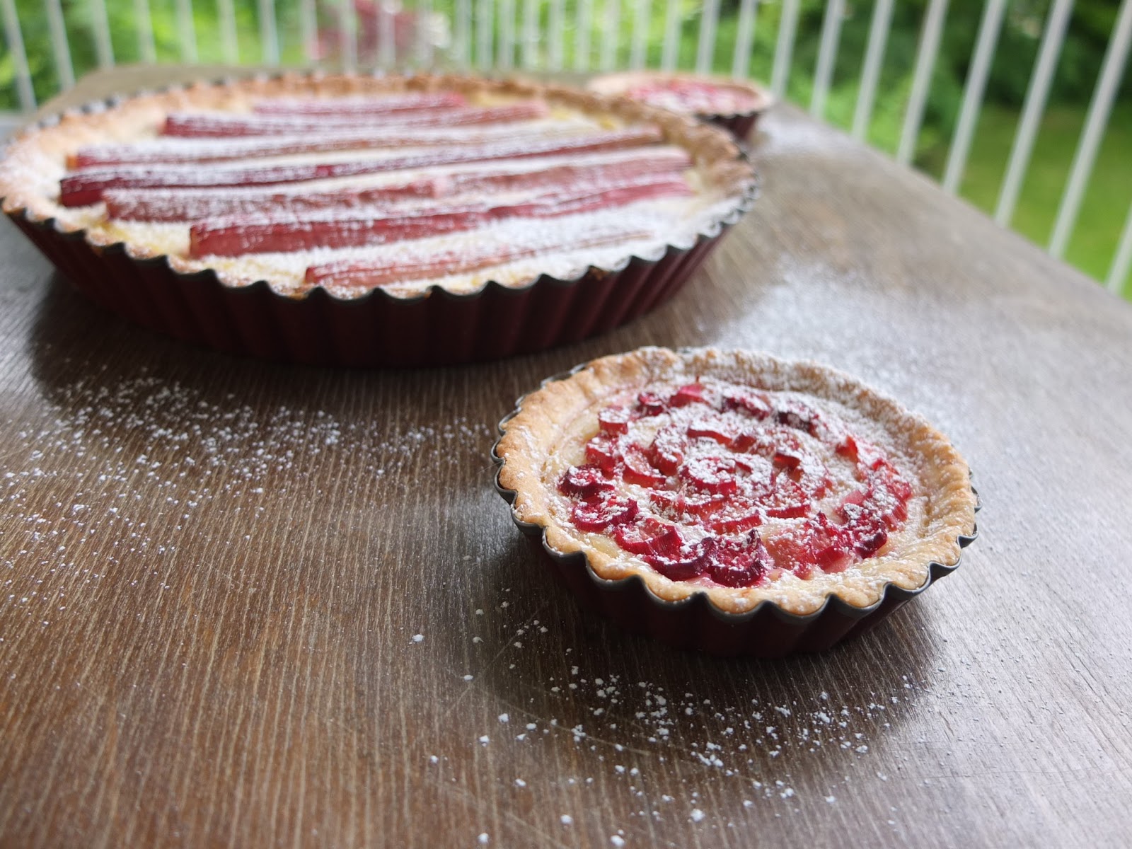 Pâtisserie Nadine: Rhabarber-Tarte mit Eierlikörcreme