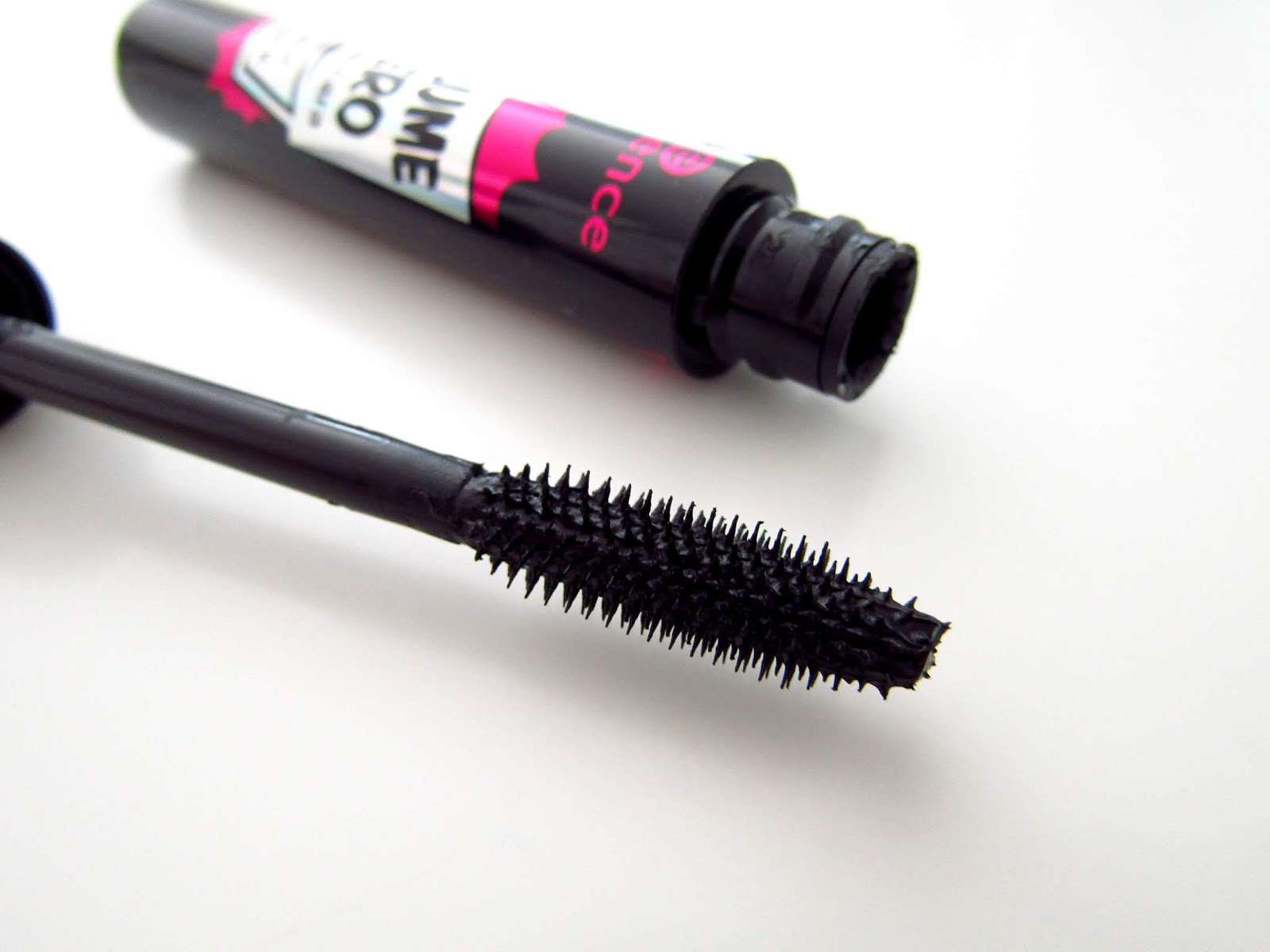 REVIEW Essence Volume Hero mascara Aishettina