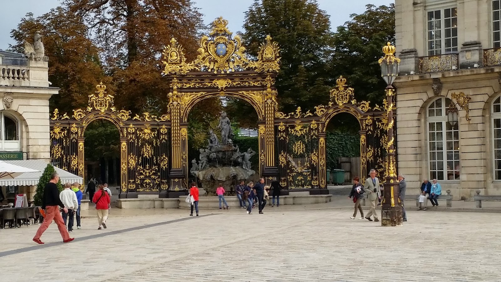 les rencontres du livre sur la place nancy