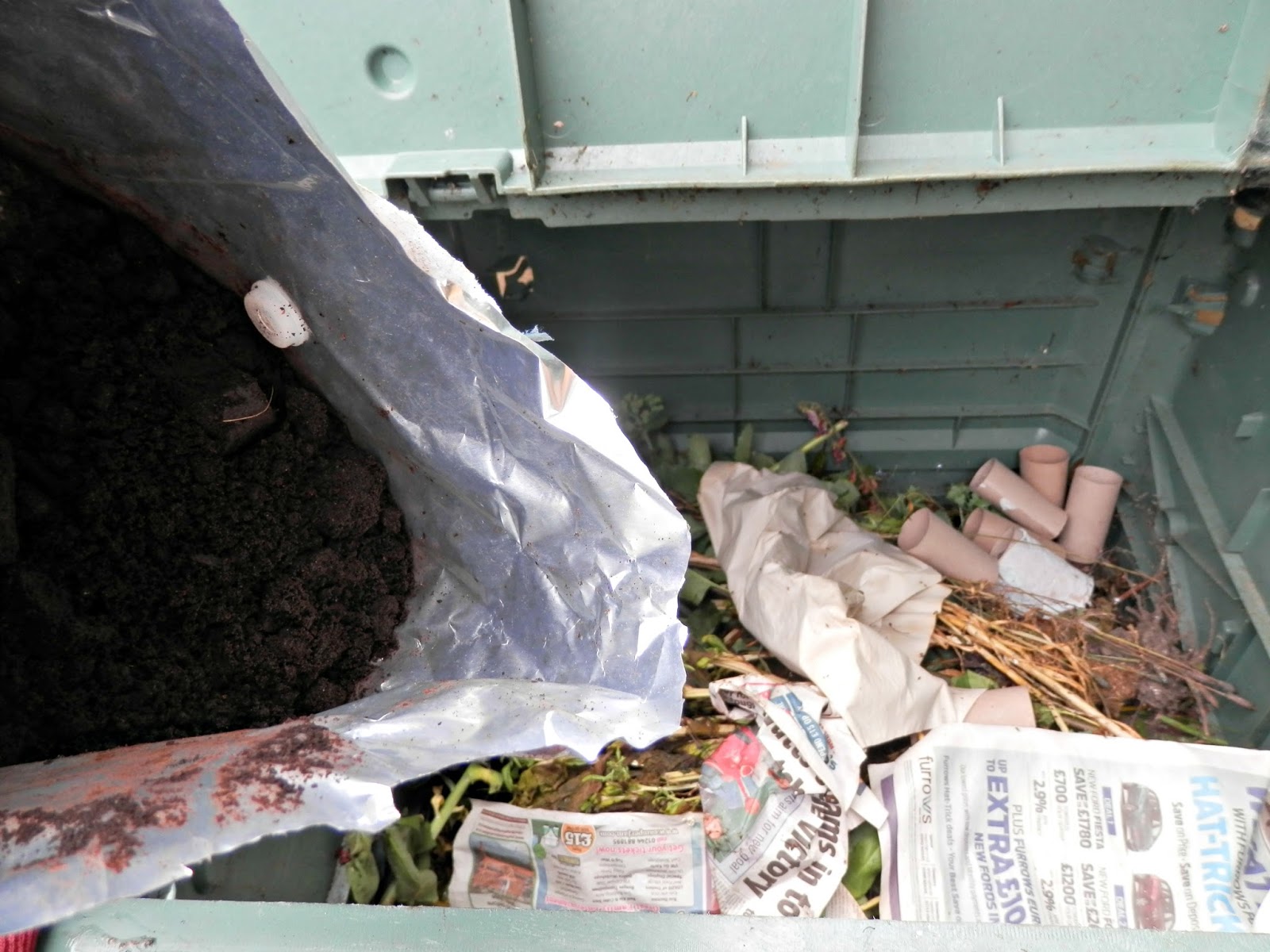 Second Hand Susie 3 ways to use used coffee grounds in the garden.