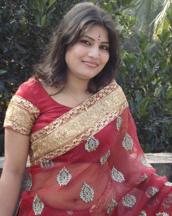 Sexy Actress Indian Hot Tamil House Wife Aunties Photo Collection