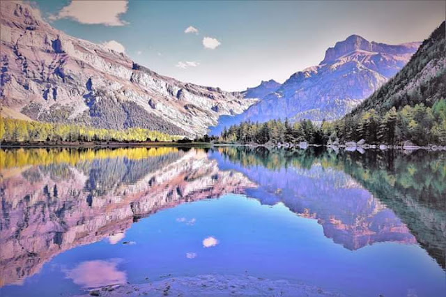 Gambar Pemandangan Alam Indah di Swiss Danau Derborence Cantik Gambar Pemandangan Alam Indah di Swiss Danau Derborence Cantik