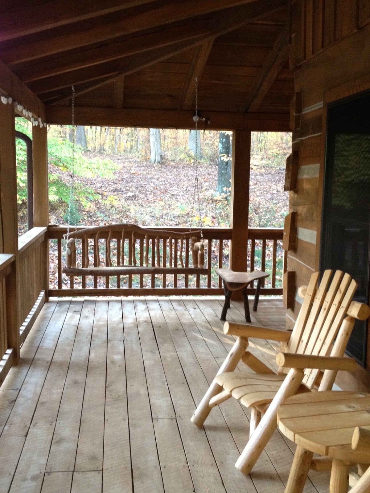 Great Escape Log Cabin Rental in Nashville, Indiana
